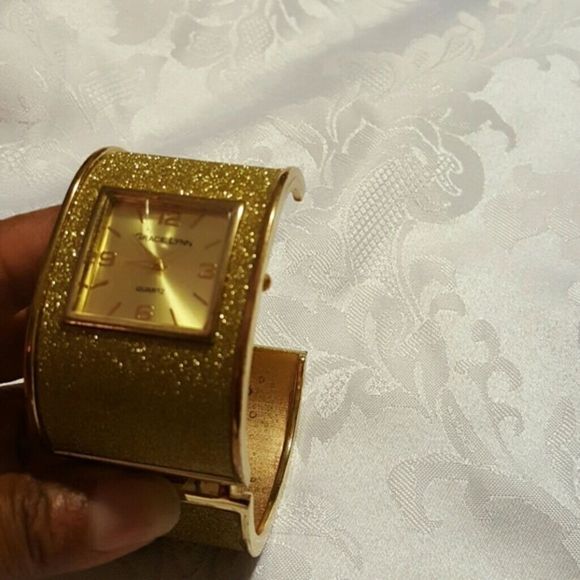 Gracie Lynn Gold Watch - Picture 2 of 3